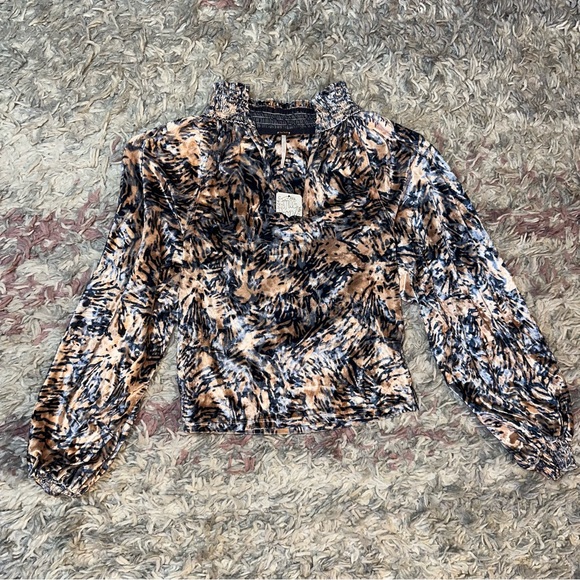 Free People go get em tiger crushed velvet top XS NWT - Picture 4 of 6